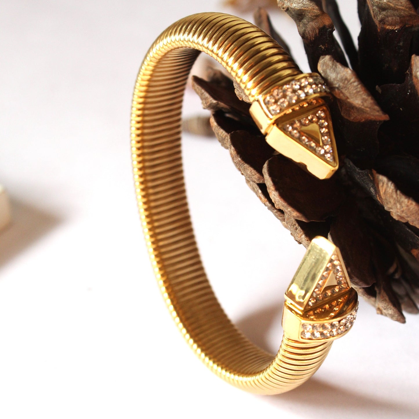 Gold Metal Snake Opnenable Bracelet With Stone