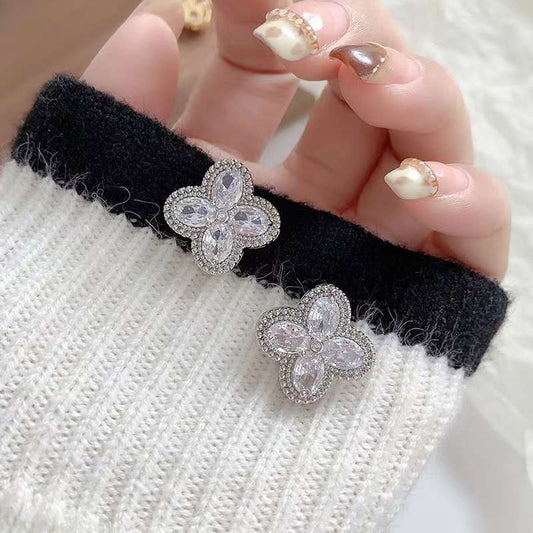 Silver Floral Patten Stud With Stone