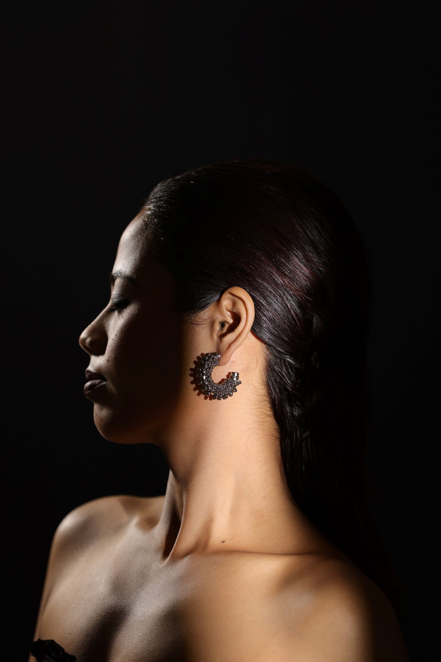 Beaded design silver hoop earring