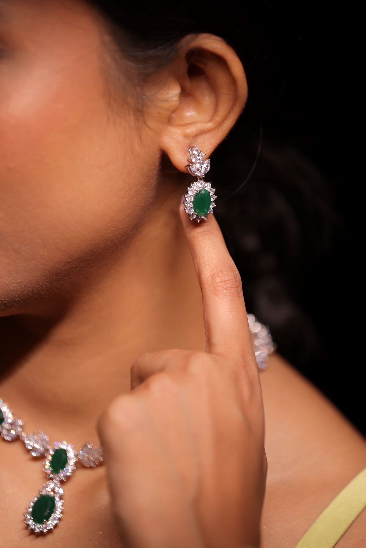 Sparkling Elegance Cluster Zircons Jewellery Set