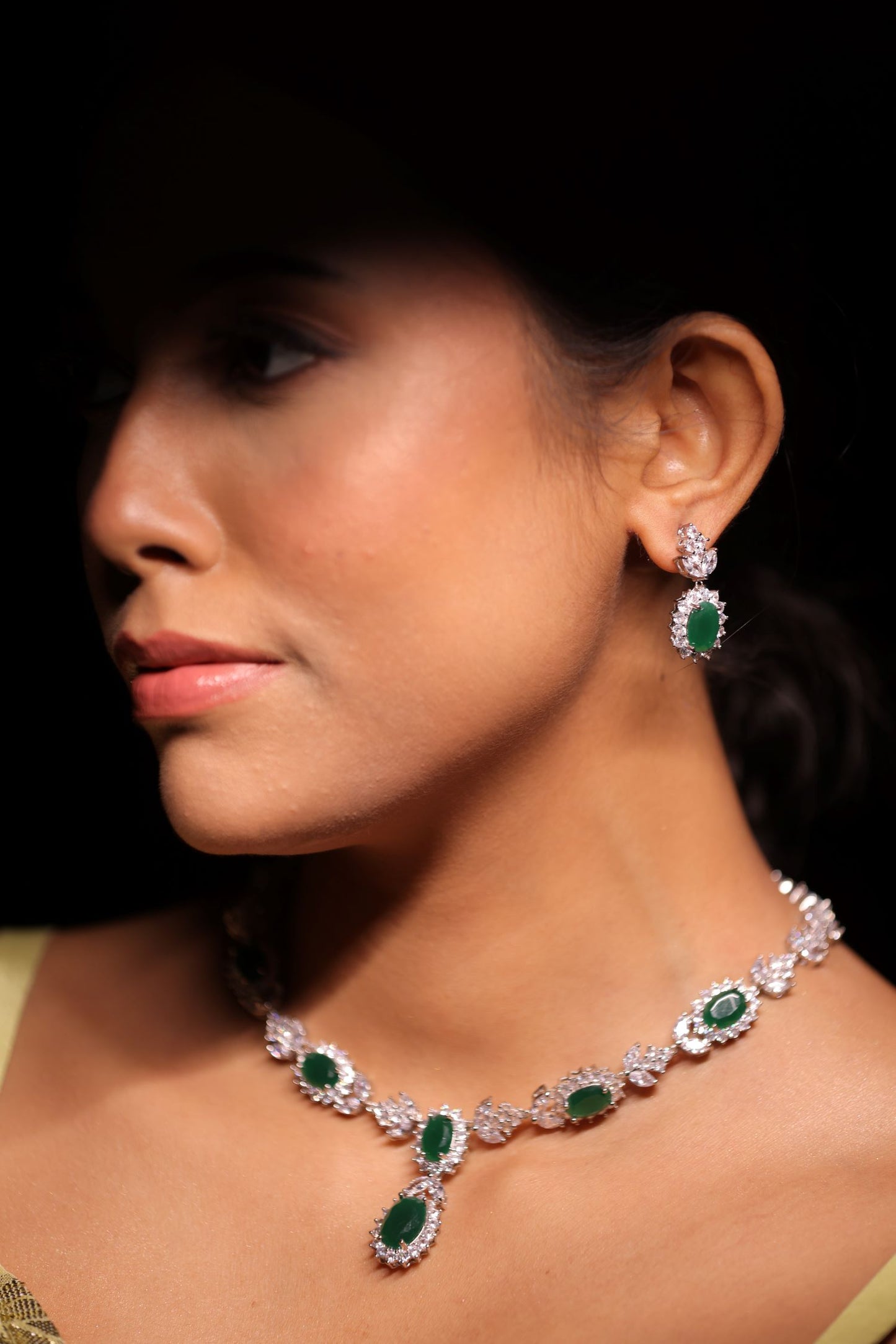 Sparkling Elegance Cluster Zircons Jewellery Set