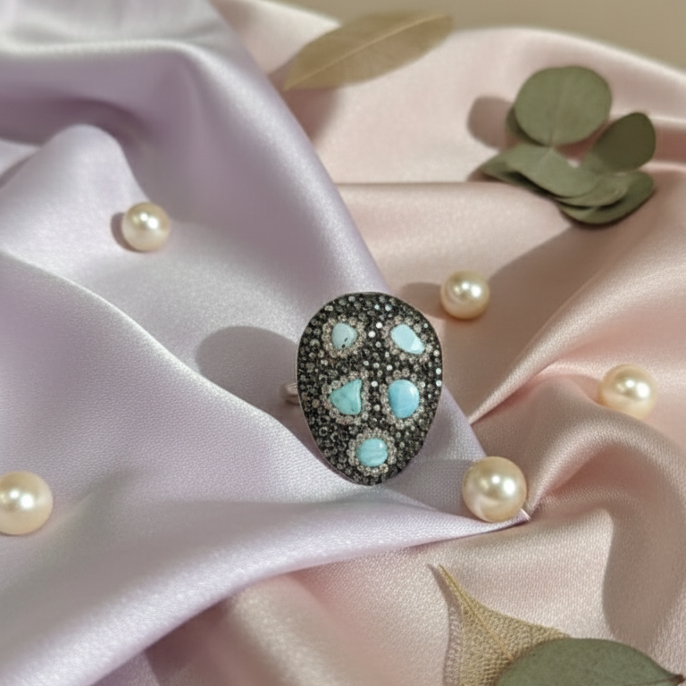 Leaf Design Ring With Stone