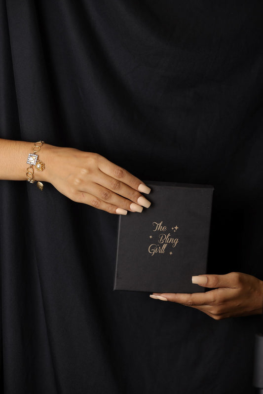 Chain Westen Bracelet With Flower Encraved