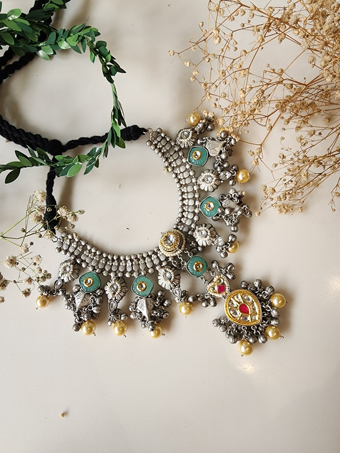 Silver Lightweight Heavy Choker Neckpiece