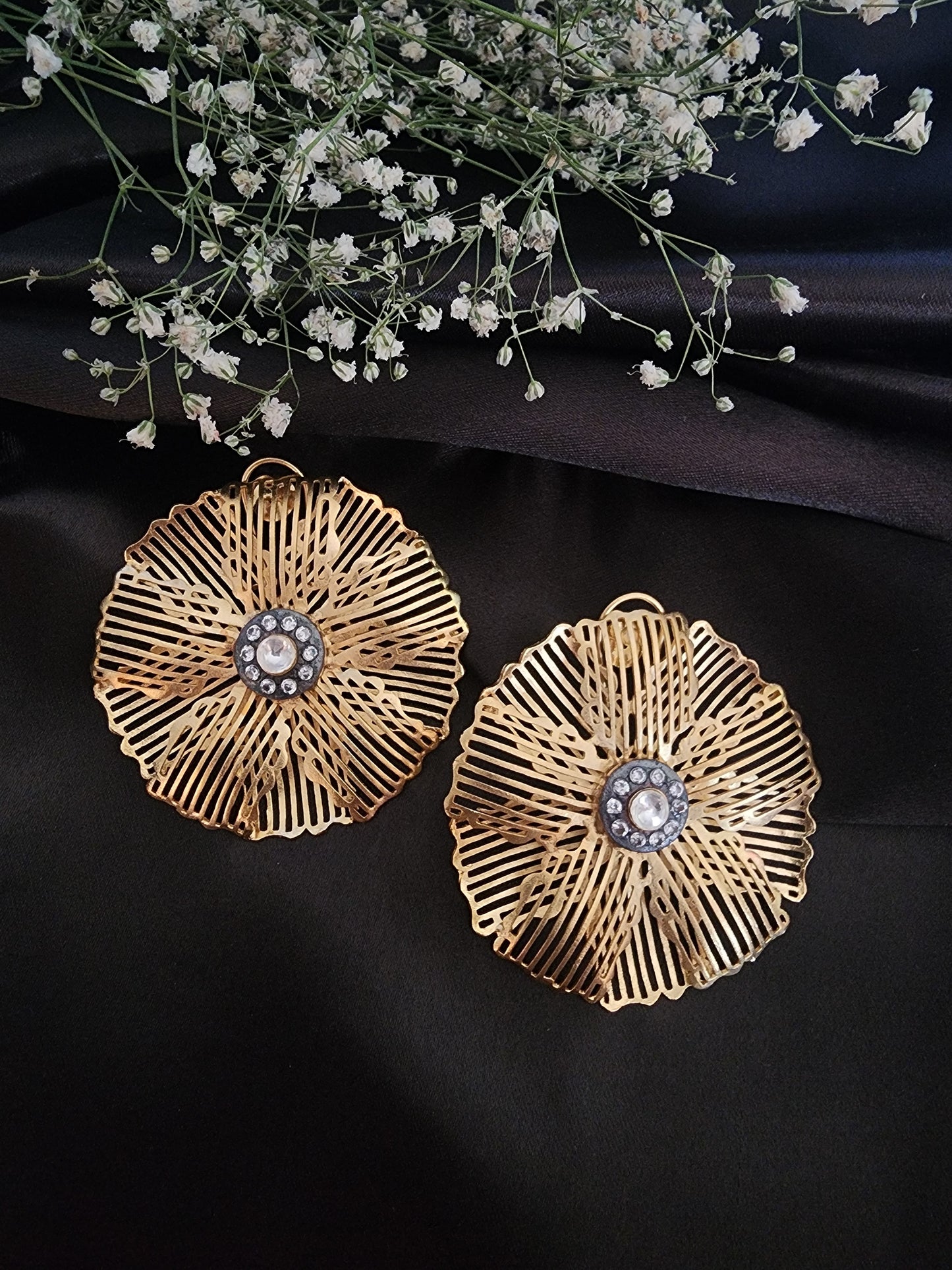 Cirlcular Golden Big Stud