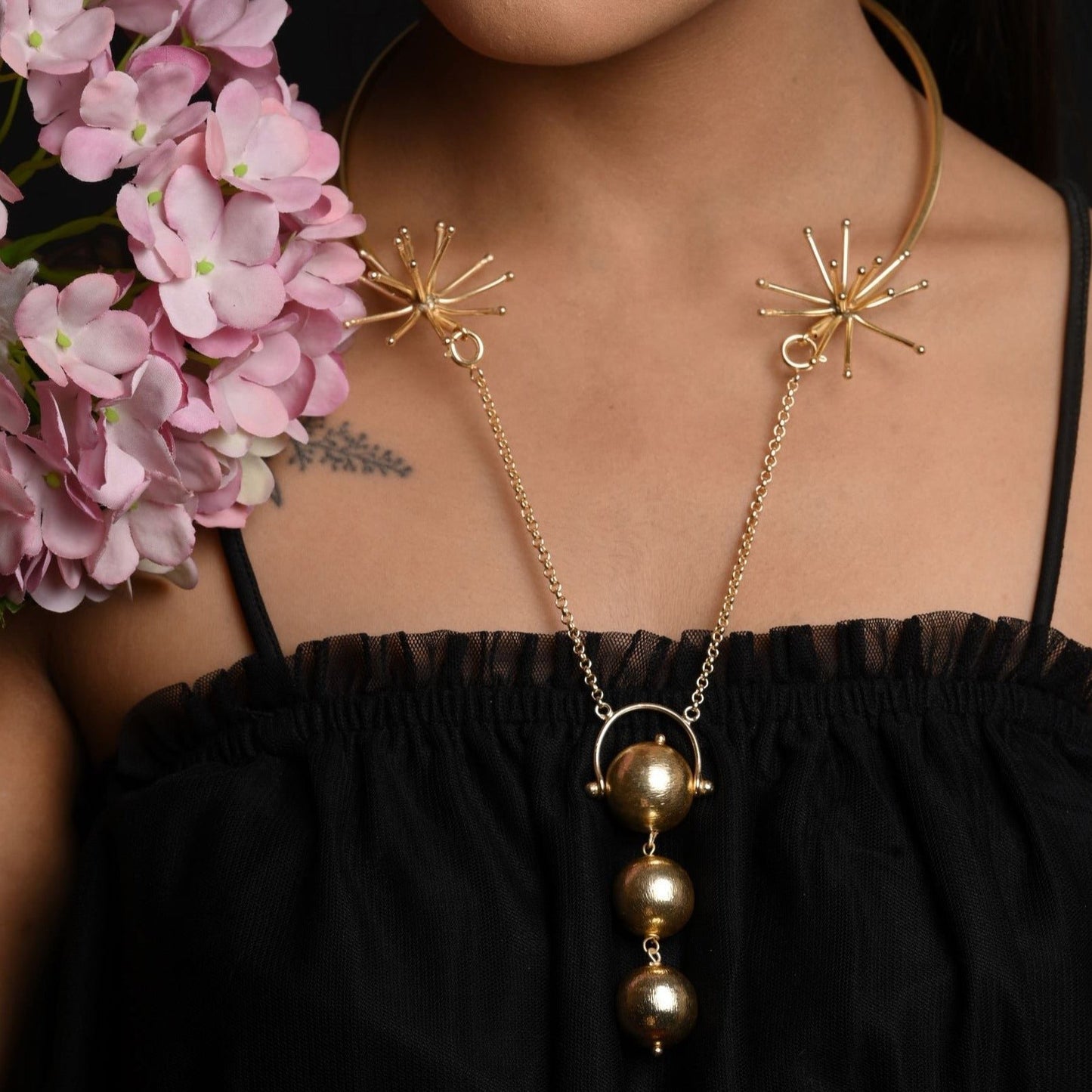Hasli Neckpiece - wear it 2 way
