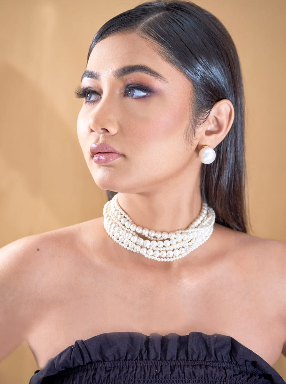 Round White Pearl Stud Earring