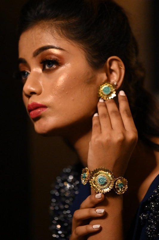 Flower bracelet with druzy Stone