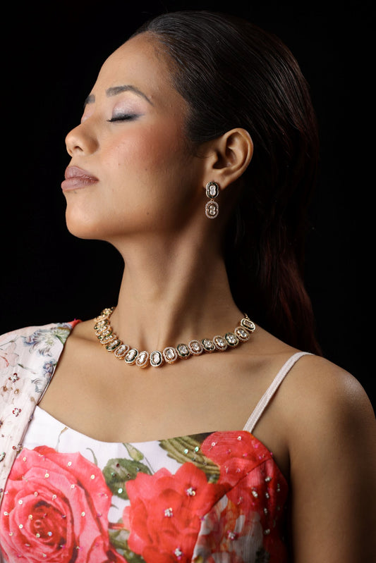 Polki Neckpiece With One Line Border