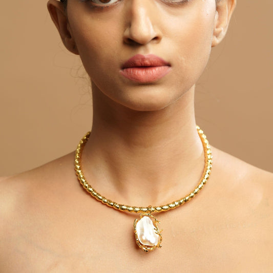 Golden Hasli Neckpiece With Pearls