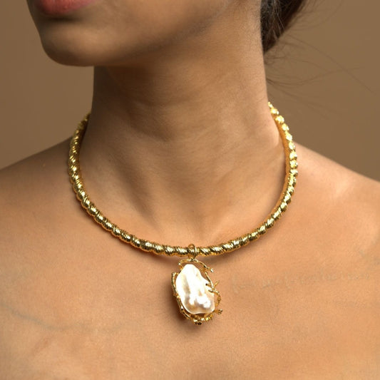 Golden Hasli Neckpiece With Pearls