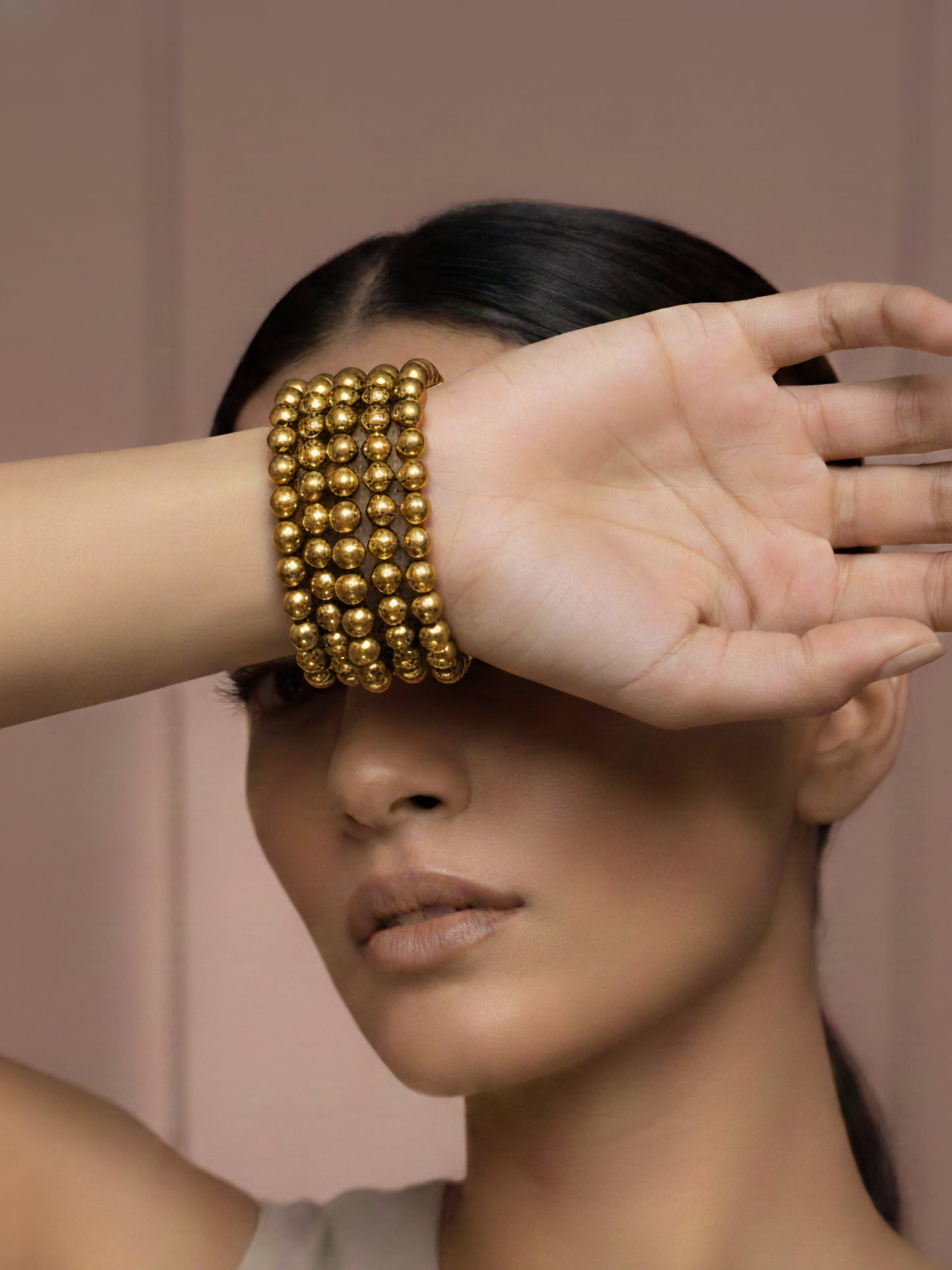 Elastic Bracelet With Golssy Ball