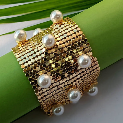 Mesh Chain Bracelet With Pearls