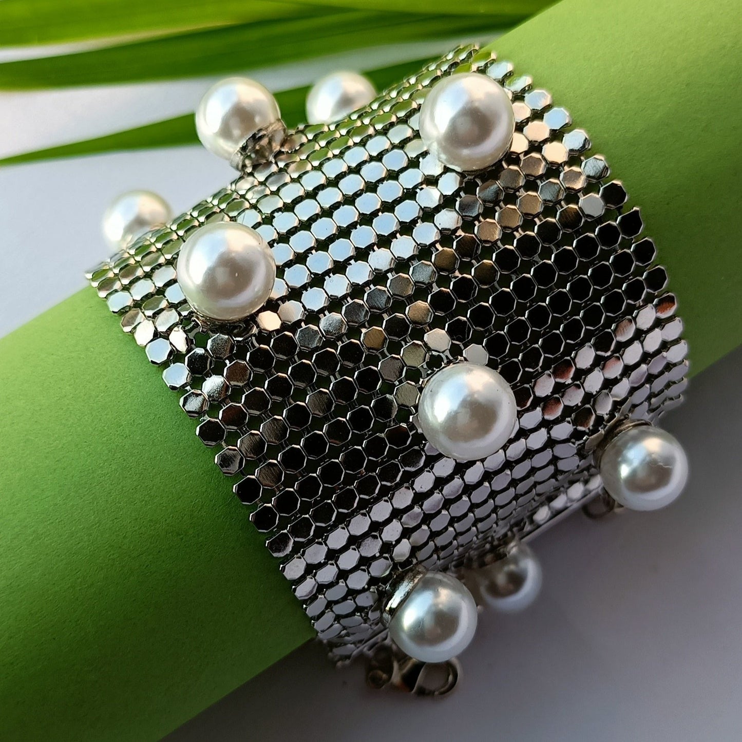 Mesh Chain Bracelet With Pearls