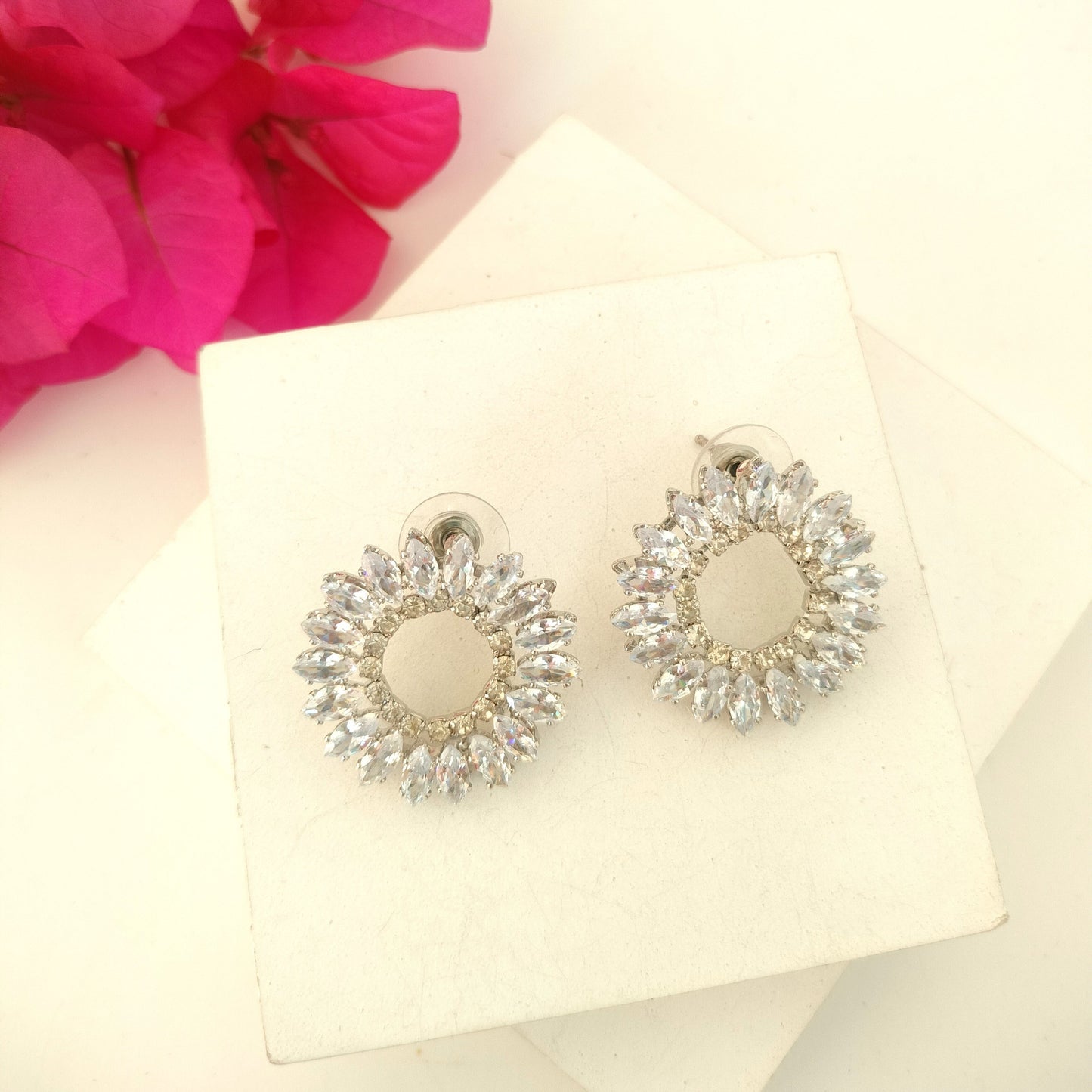 Cricle Stud Earring With White Stone