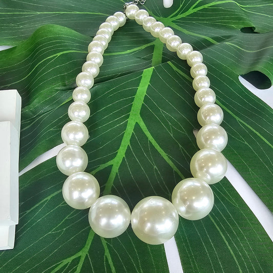 White Pearls Neckpiece