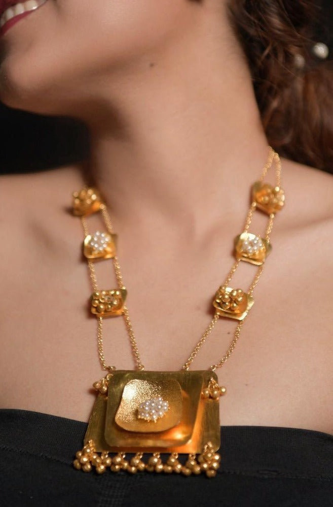 Long Neckpiece With Ghungroo