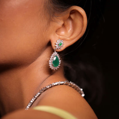 Emerald Stone Neckpiece With Earring