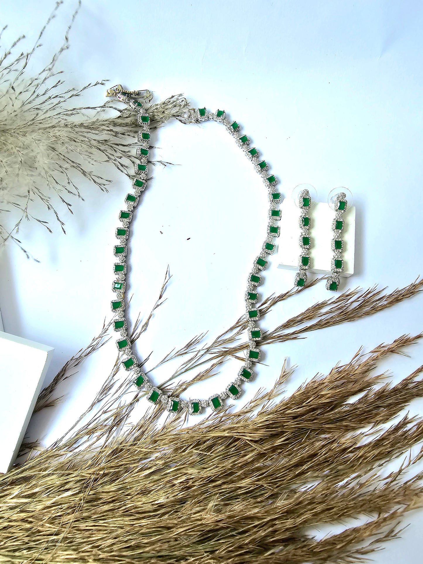 Emerald Stone Single Line earring