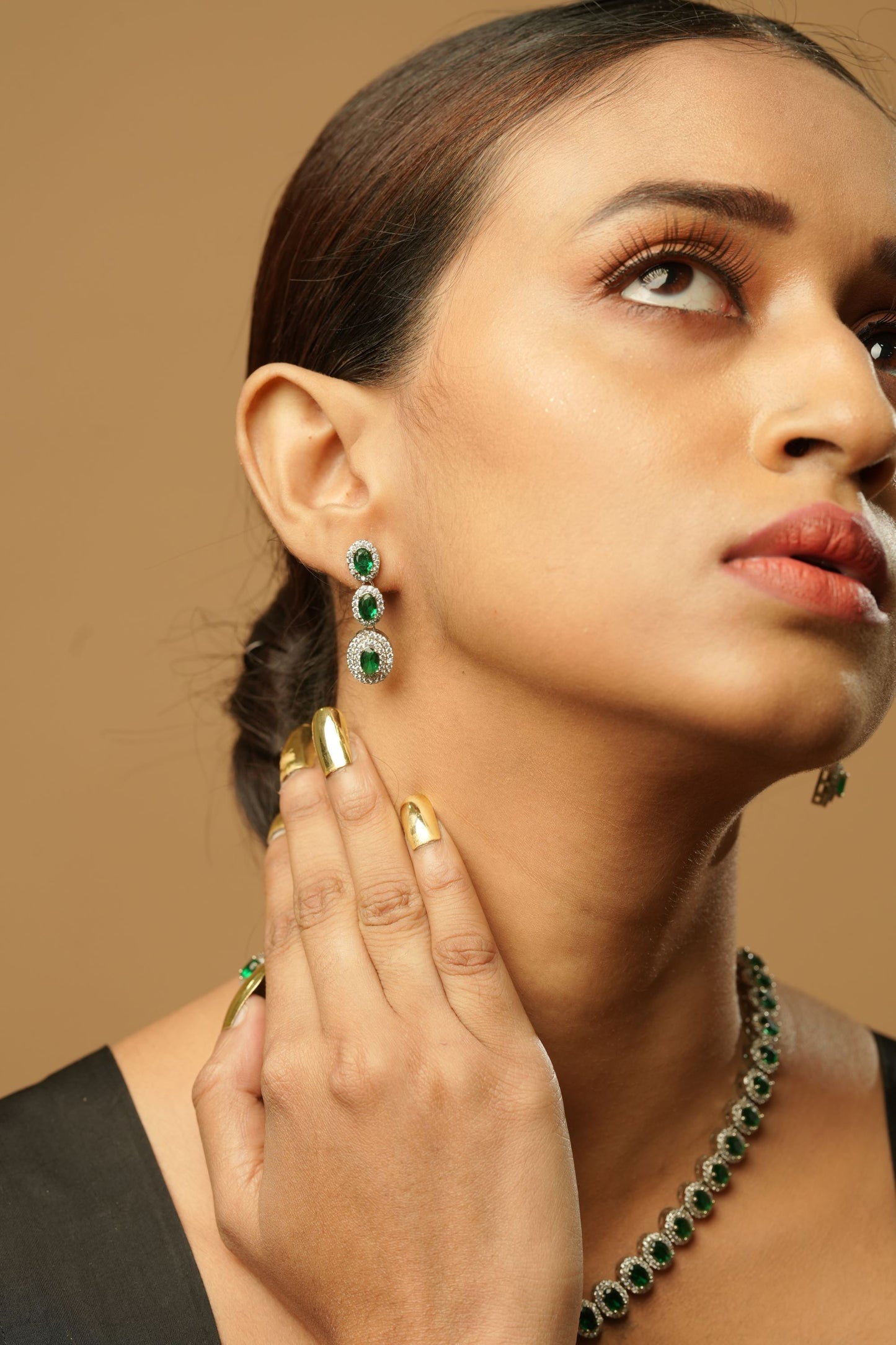 Emerald Stone Single Line earring