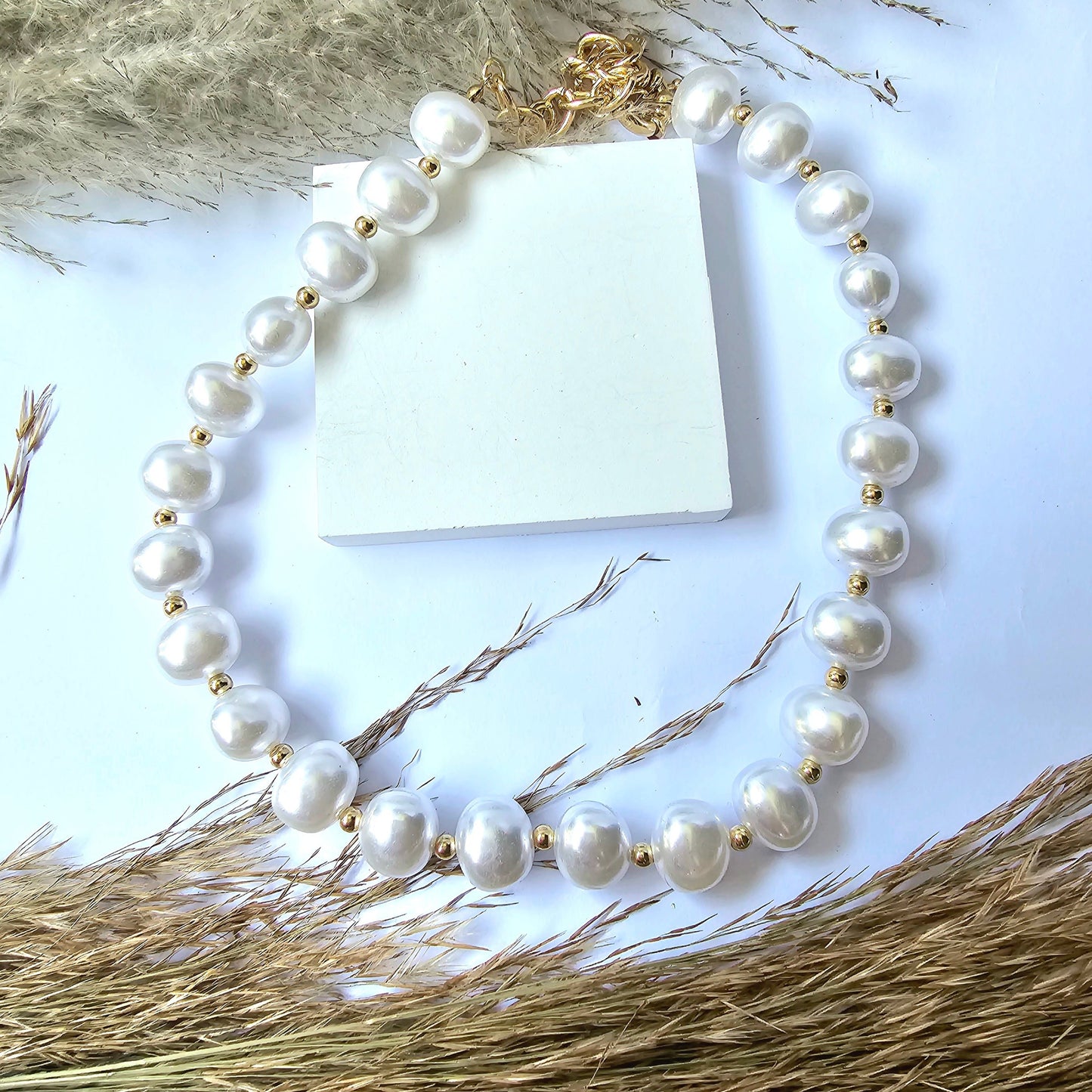 Round Shape Pearls Necklace