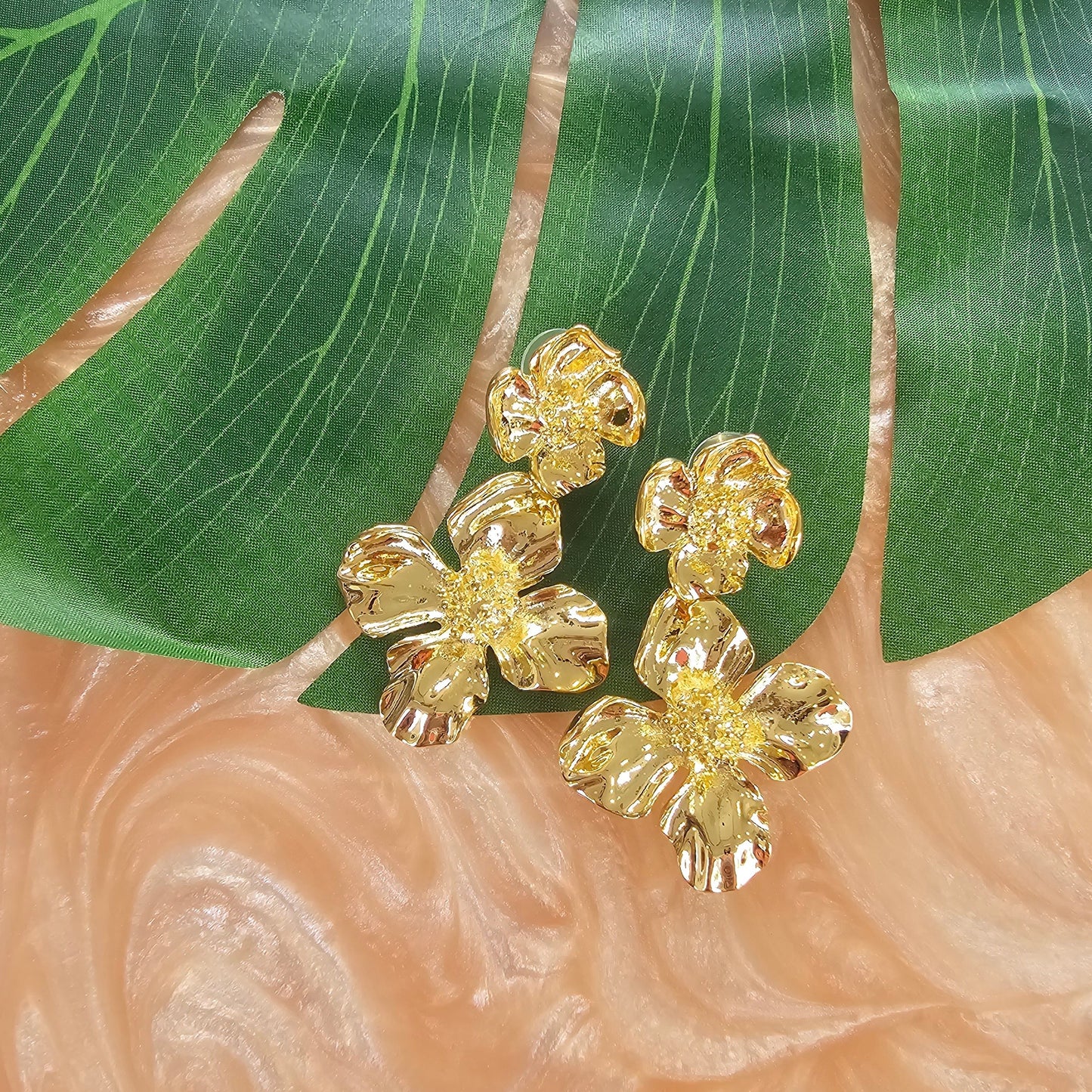 Golden Flower Dangle Earring