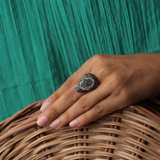 Hand & Craft Stone Ring