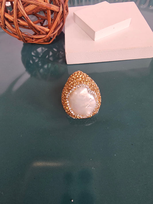 Stone Ring With Pearls
