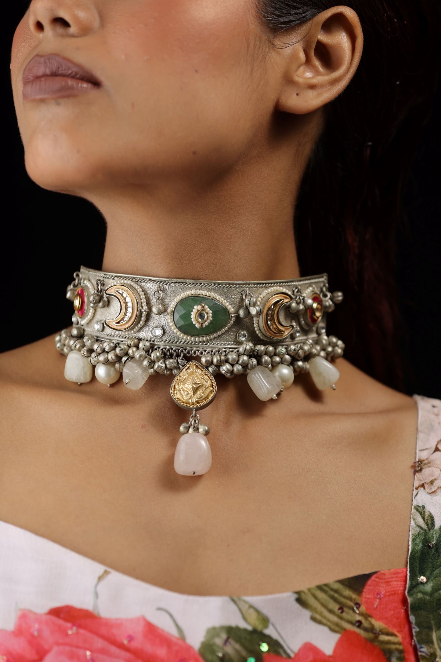 Silver Antique Choker Neckpiece With Stone