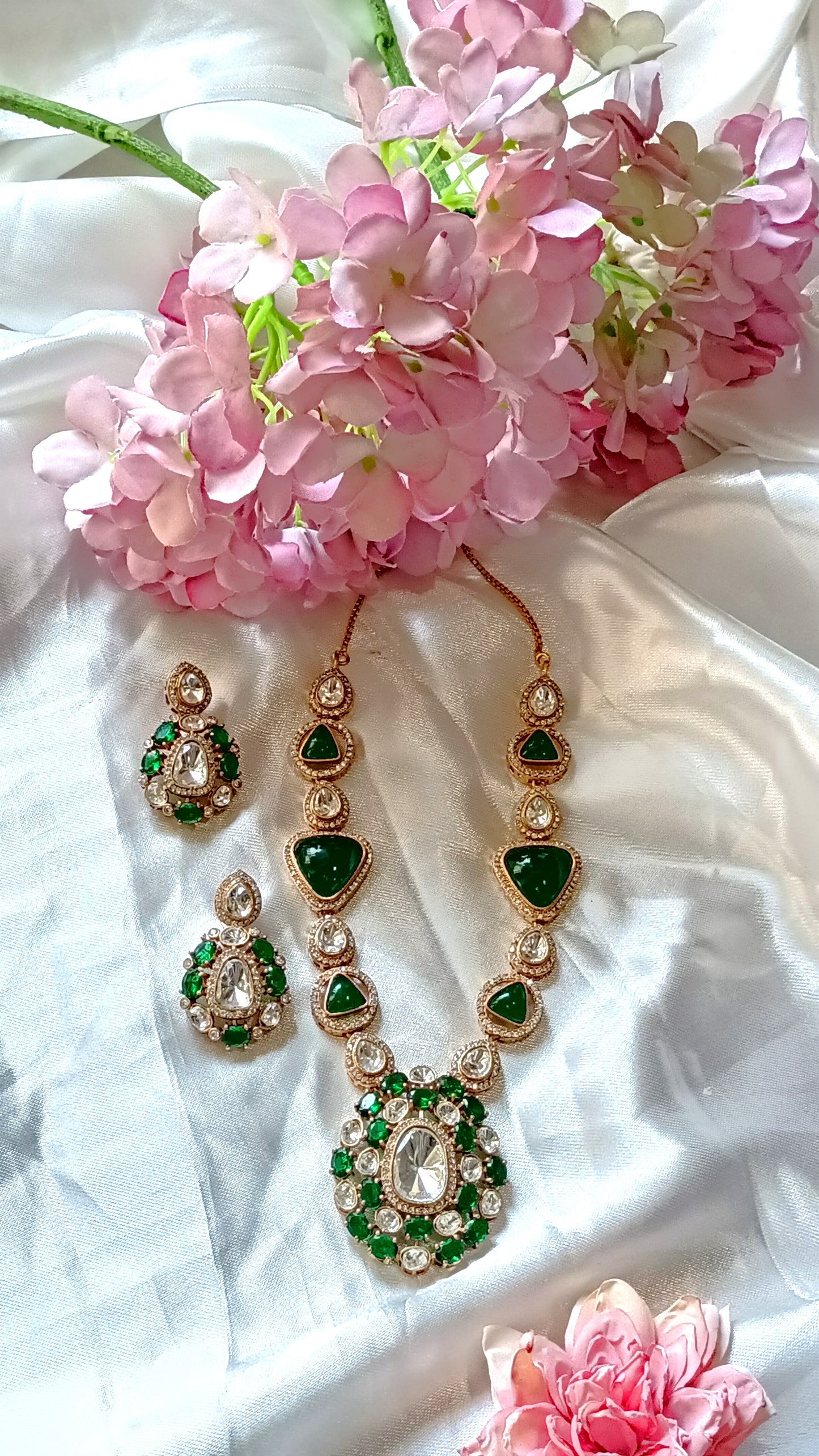 Gemstone  white polki work with floral large pendant Neckpiece