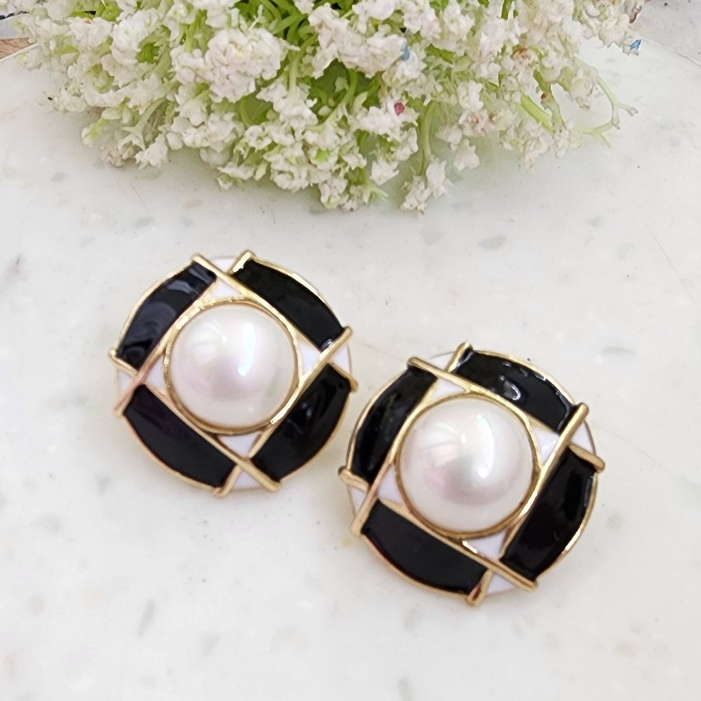 Black and  White Stud With Pearl