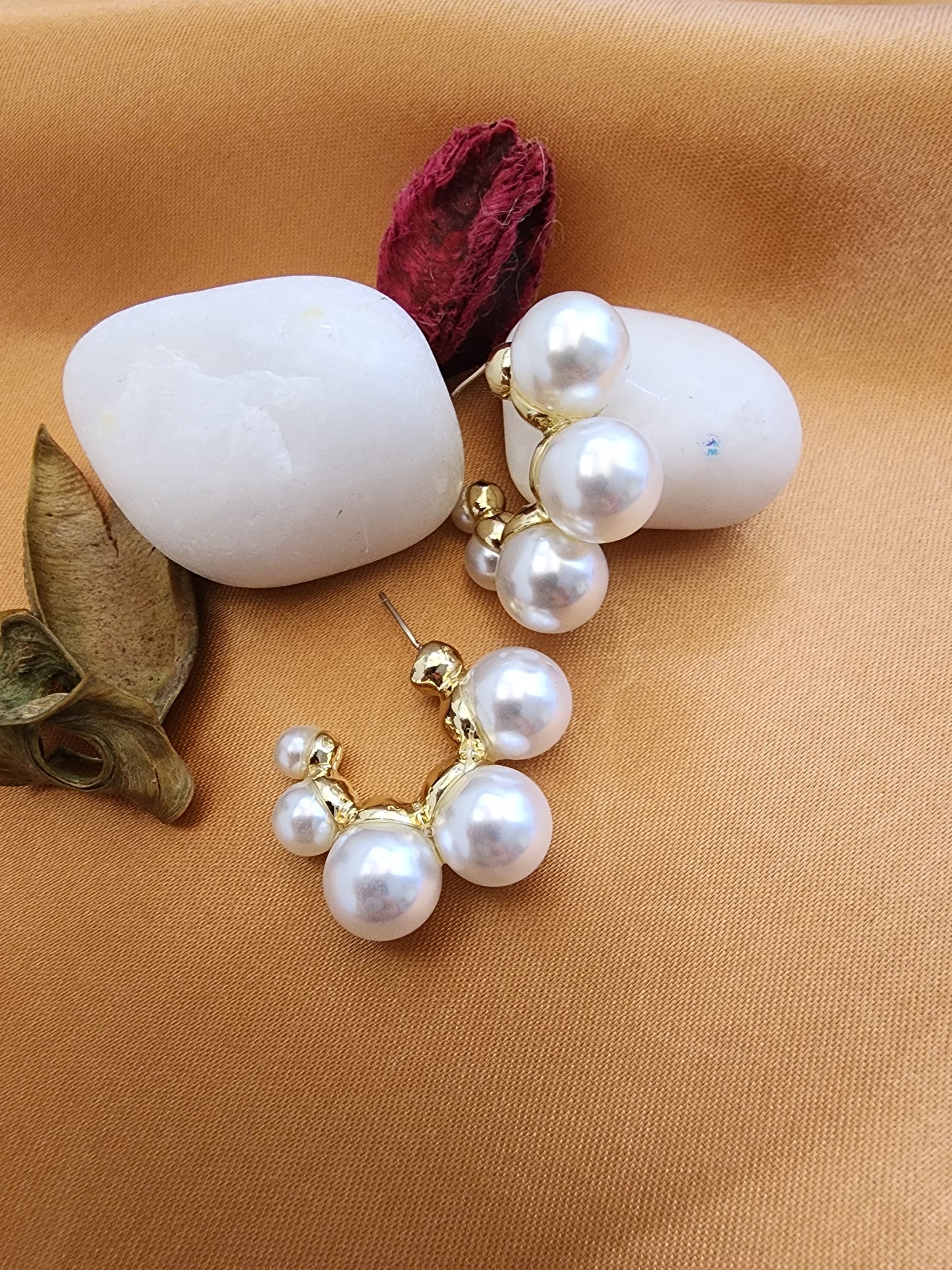 Hoops Earring With Pearls