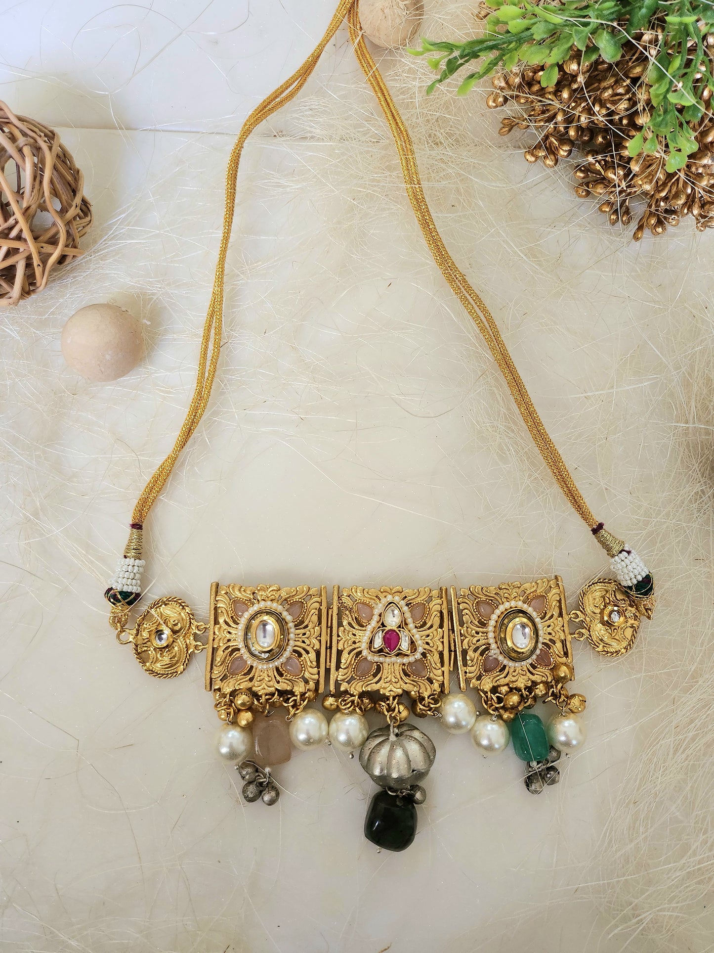Choker Neckpiece With Pearls