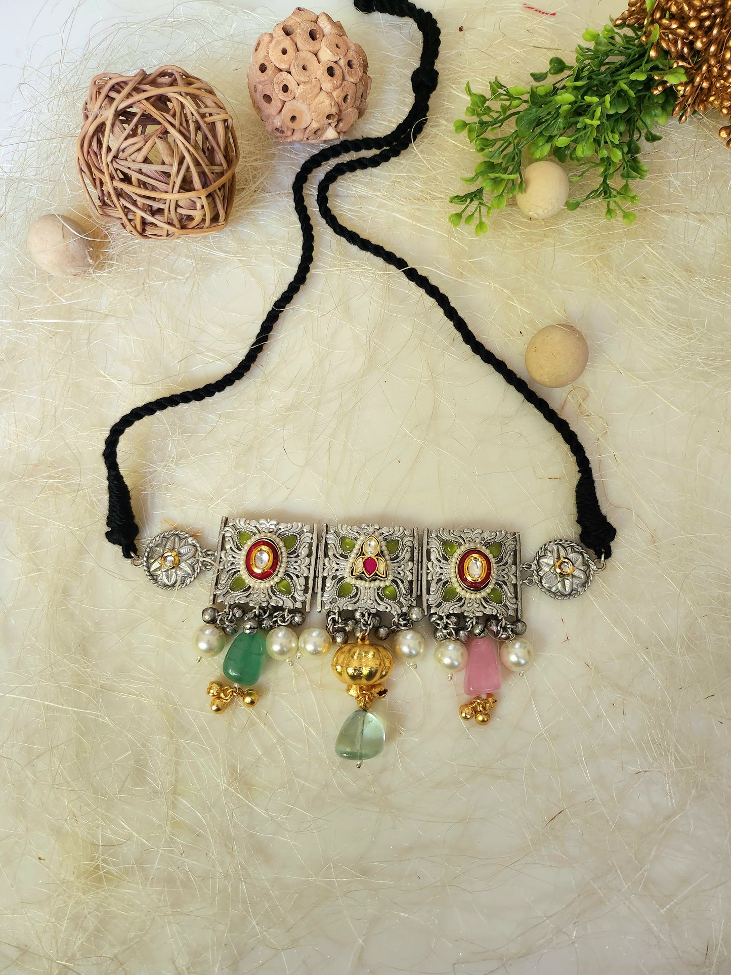 Choker Neckpiece With Pearls