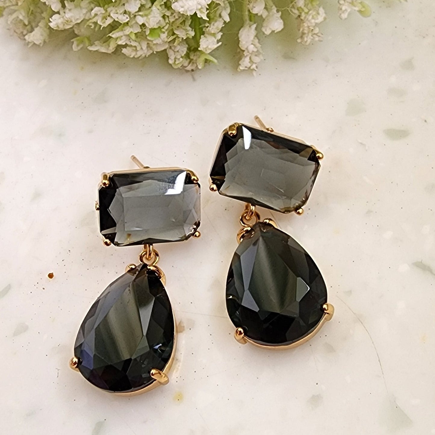 Minimalist Teardrop Earring With Black  Stone