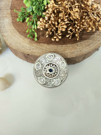 Silver Statement Ring With Kundan