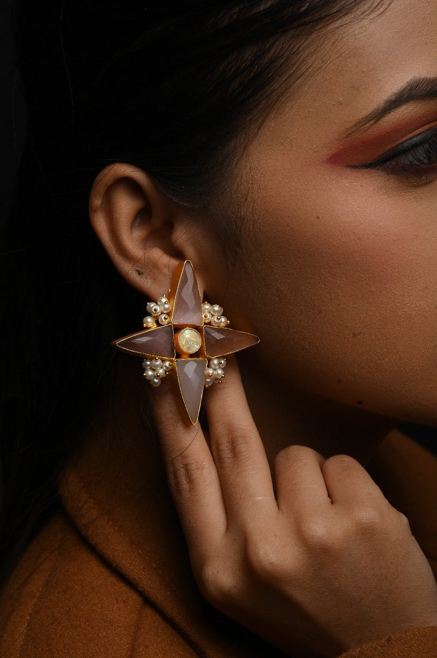 Star Shaped Earring With Pearls