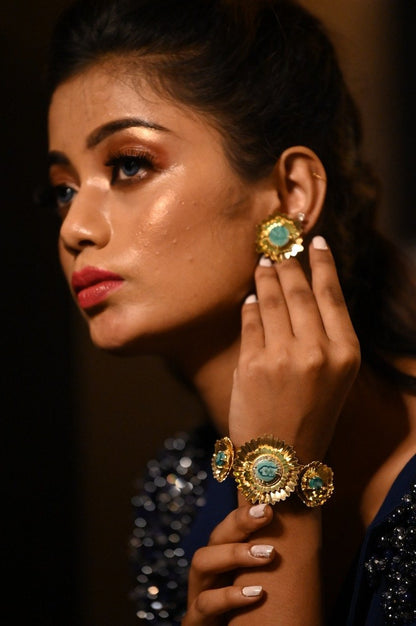 Flower bracelet with druzy Stone